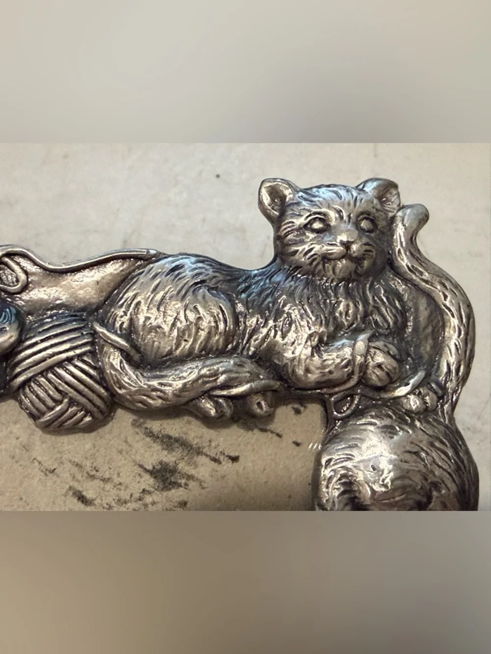 Vintage Embossed Pewter Kitty Cats Playing Photo Frame 4 x 6” Photo Cat‎ Kitten